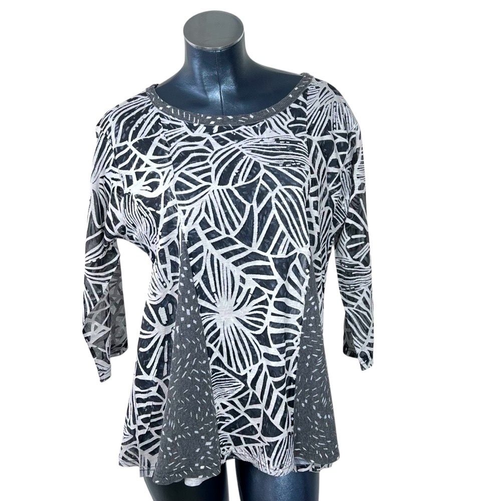 CUBISM Los Angeles Abstract Grey White 3/4 Sheer Sleeve Top Women's XL